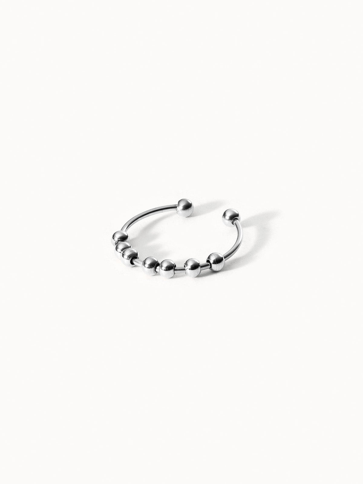Silberner Ring mit Kugeldetails von PURELEI, modern und elegant.