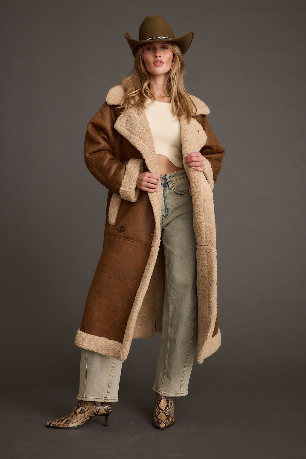 Abrigo Sherpa Marrón - Yina Studio