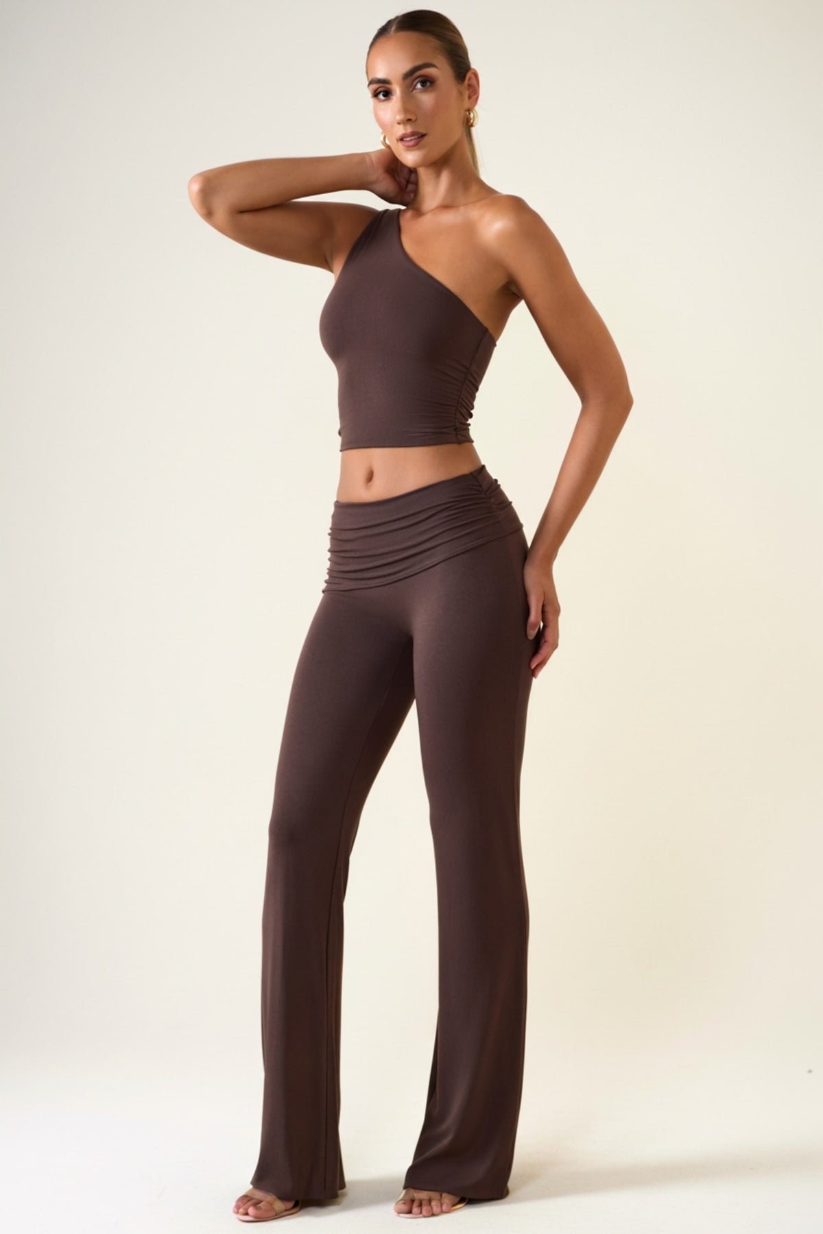 Oh Polly's Priscilla wearing the Hollis Trousers in Chocolate Brown Modal fabric perfect for coffee with friends